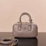 미우미우 (팬더) 아르카디에 미니 그레이 소가죽 백 5B088