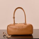 미우미우 (팬더) 비오 공문소가방 캐러멜 5BB173