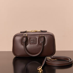 미우미우 (팬더) 아르카디에 미니 브라운 소가죽 백 5B088