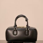 미우미우 (팬더) 아르카디에 중형 블랙 소가죽 백 5BB148