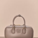 미우미우 (팬더) 아르카디에 중형 그레이 소가죽 백 5BB148