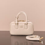 미우미우 (팬더) 아르카디에 미니 백 아이보리 5B088