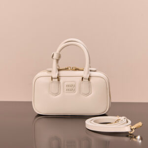 미우미우 (팬더) 아르카디에 미니 백 아이보리 5B088