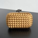 보테가 (징) BV Knot 미니 클러치 골드 8651