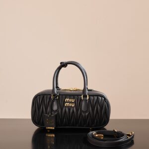 미우미우 (팬더) 아르카디에 중형 블랙 마텔라세 양가죽 백 5BB148