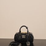 미우미우 (팬더) 아르카디에 메탈라세 양가죽 소형 블랙 5BB142