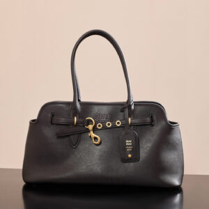 미우미우 (팬더) 나파 양가죽 손가방 블랙 5BG310