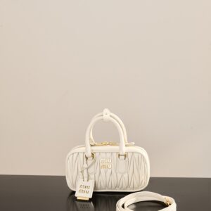 미우미우 (팬더) 아르카디에 메탈라세 양가죽 미니백 화이트 5B 088