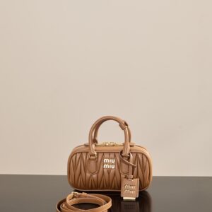 미우미우 (팬더) 아르카디에 메탈라세 양가죽 미니 백 카라멜 5B 088