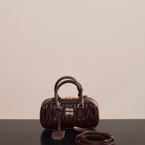 미우미우 (팬더) 아르카디에 메탈라세 양가죽 미니 백 석송색 5B 088