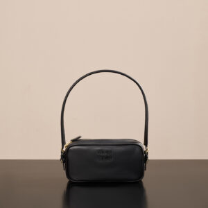 미우미우 (팬더) 소가죽 미니 핸드백 블랙 5NE024