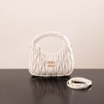 미우미우 (팬더) 완더 호보 소형 화이트 5BC125