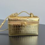 보테가 (징) 바니티 케이스 골드 악어 가죽 화장품 가방 789109