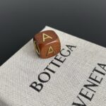 보테가 (징) 알파벳 나무 비즈 DIY 장식품 브라운 P150