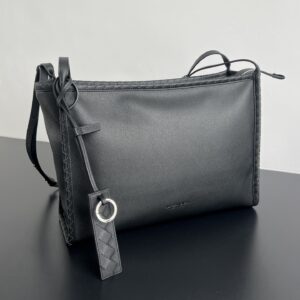 보테가 (징) 코리레 남녀공용 블랙 소가죽 백팩 826852