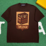 루이비통 [ 잔디집 ] 24SS LV 로고 트렁크 니트 반팔티셔츠 브라운