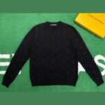 루이비통 [잔디집]  엠브로이더드 시그니처 자수 메리노 크루넥 니트 블랙